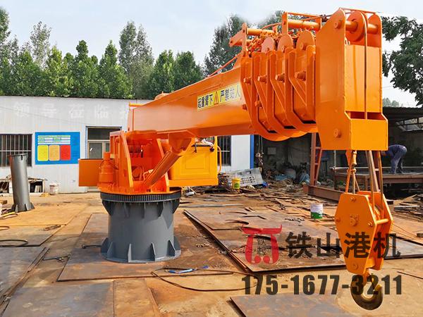 江西新余甲板起重機廠家船用起重機如何進行裝卸貨物？